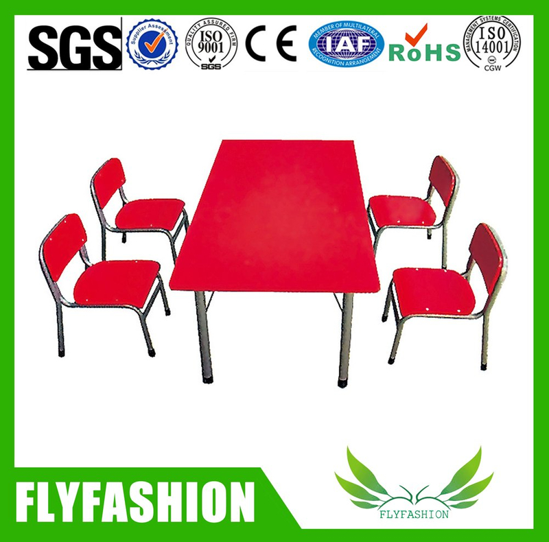 طاولة أطفال حديثة بإطار معدني مع أربعة كراسي (SF-19C)