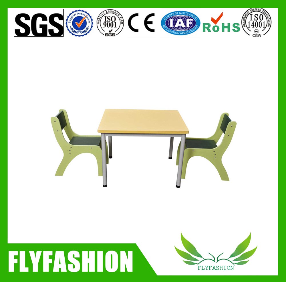 طاولة أطفال حديثة بإطار معدني مع أربعة كراسي (SF-19C)